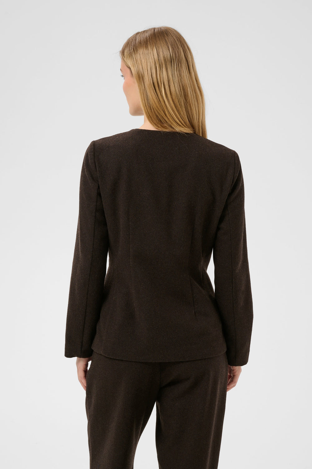 Front view of the Celinn fitted round-neck blazer for women Part Two