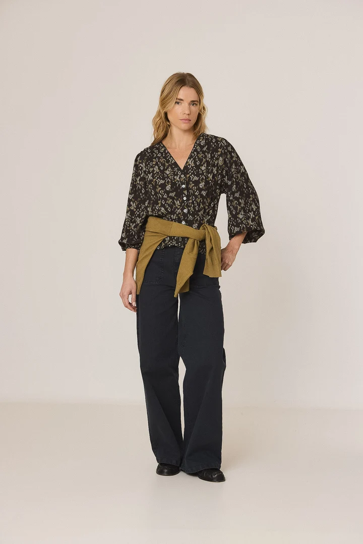 Floral V-neck blouse 