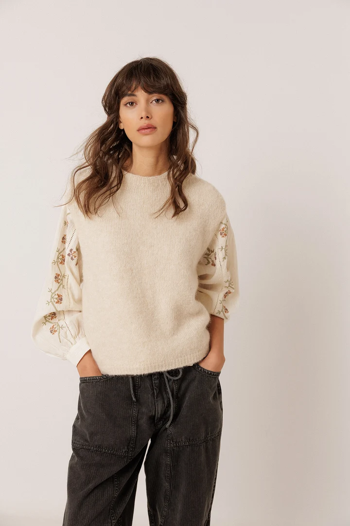 Knitted sleeveless jacket 
