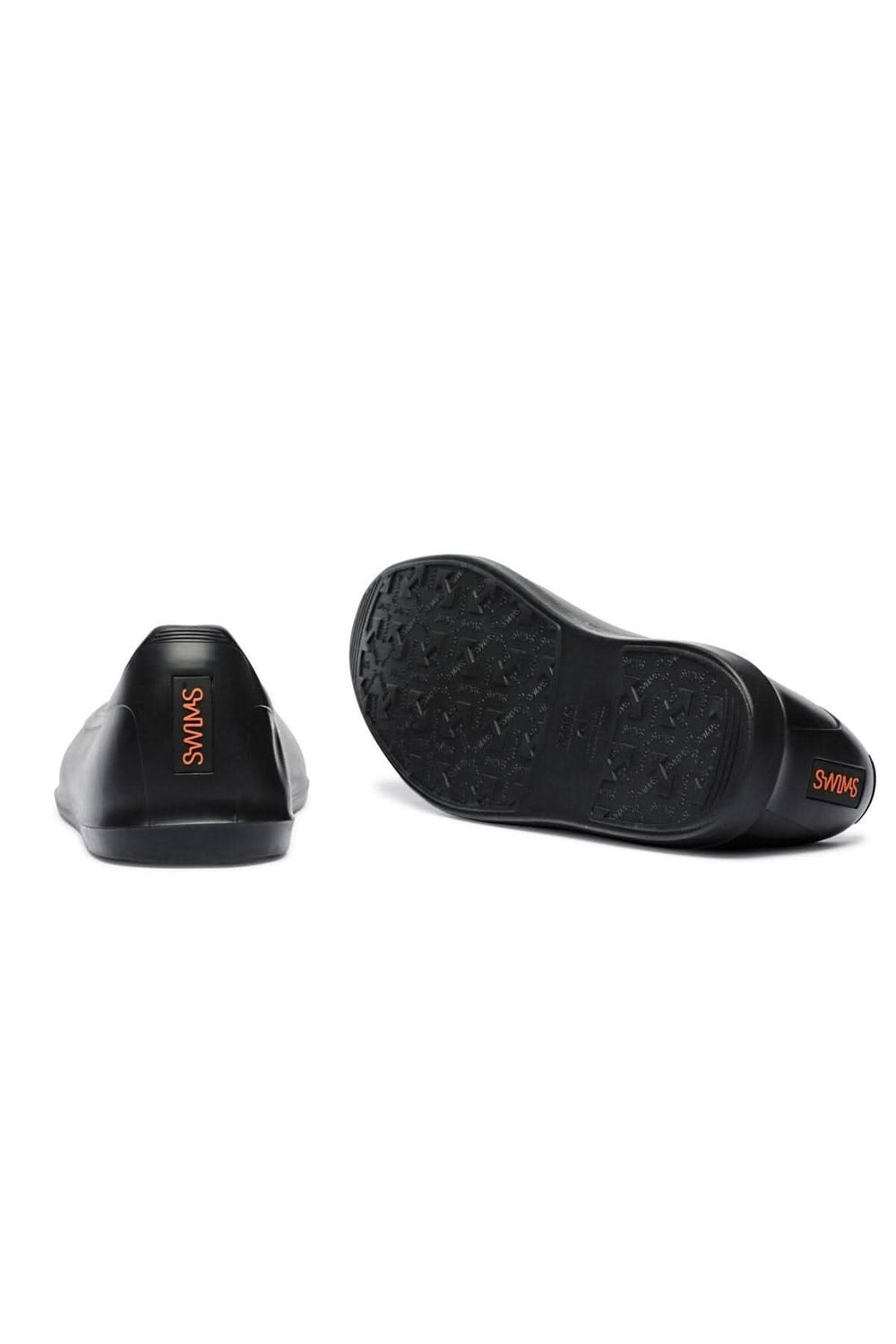 Galoche noire SWIMS vue arrière, design moderne et utilitaire, idéale par temps humide.
