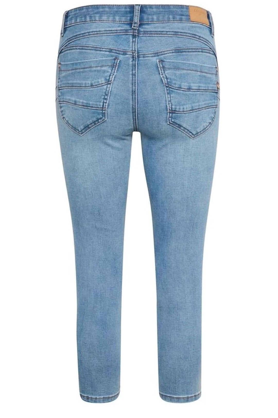 Jeans de coton Brenda, coupe ajustée, détails arrière avec poches appliquées, couleur bleu clair.