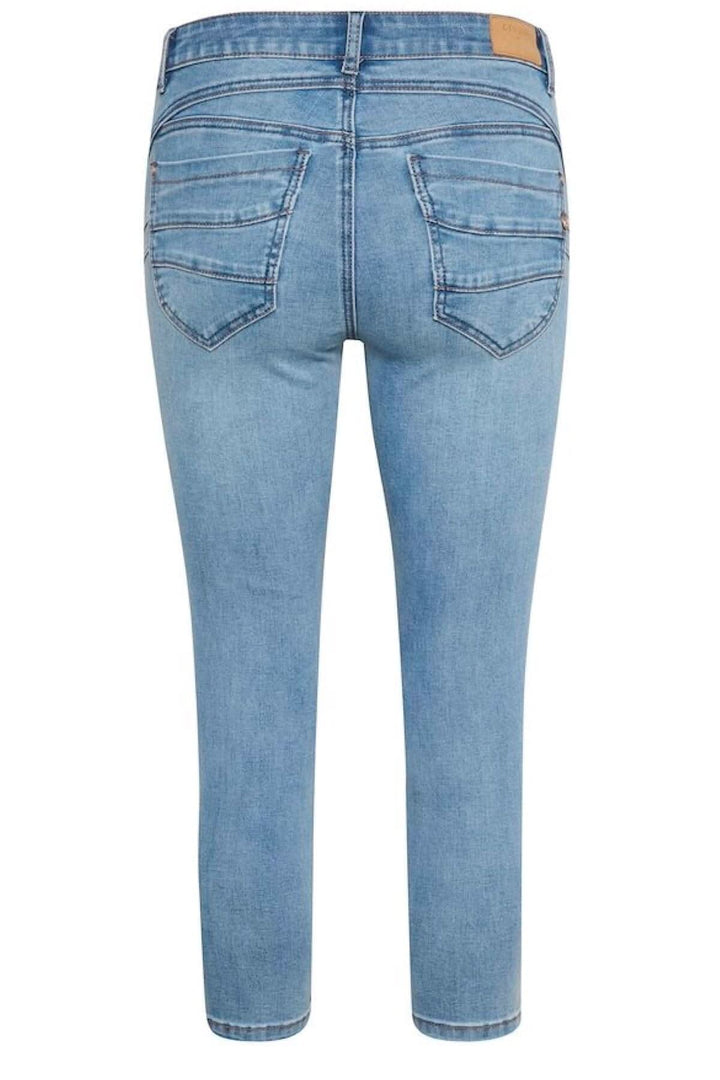 Jeans de coton Brenda, coupe ajustée, détails arrière avec poches appliquées, couleur bleu clair.