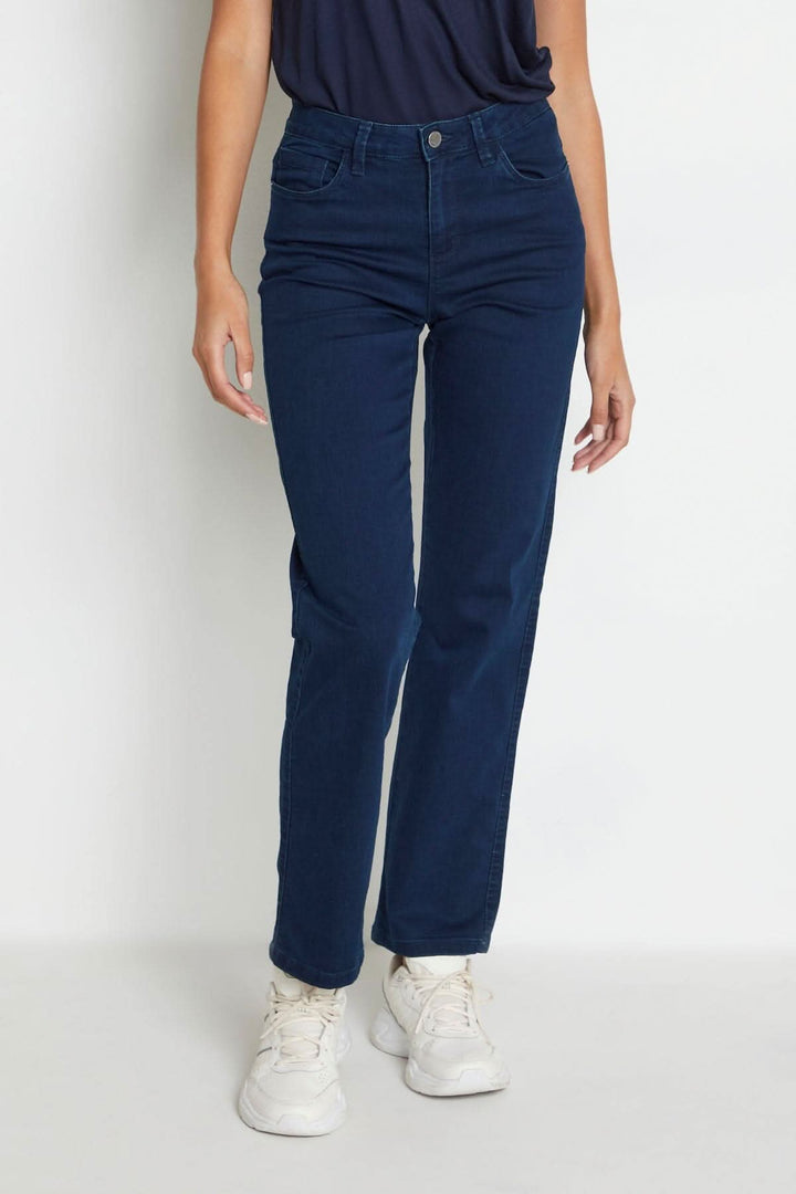 Jeans Vicky bleu à coupe régulière avec style cinq poches, parfaits pour un look décontracté.