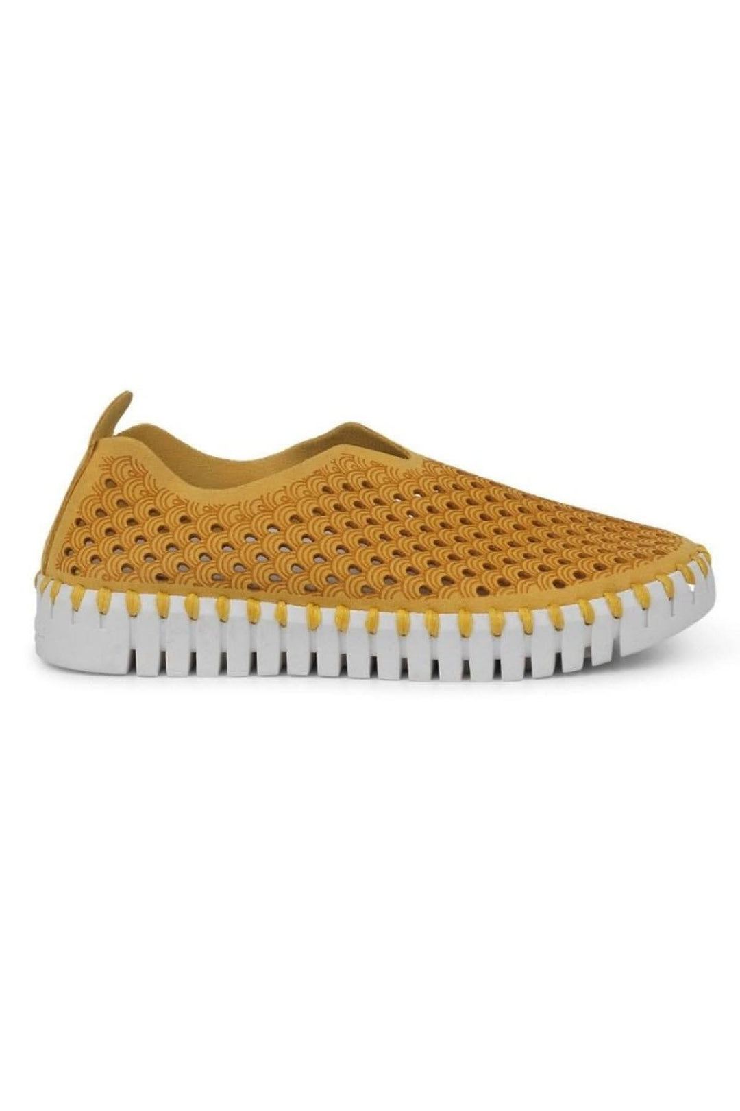 Mocassin Tulip139 en microfibre recyclée, couleur moutarde, avec semelle blanche, design léger et confortable.