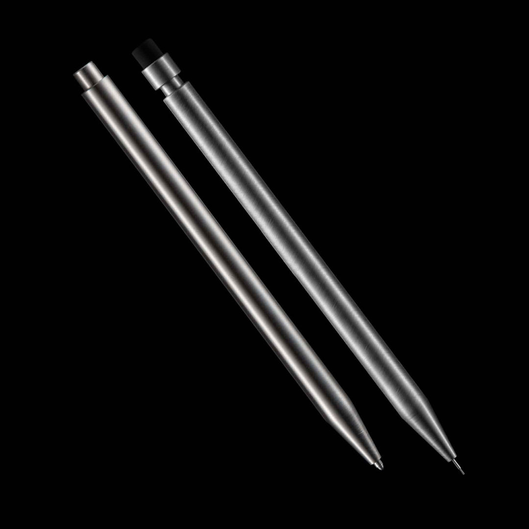 Stylo moderne Fuel en métal, avec des lignes épurées et un design élégant, idéal pour un usage quotidien.