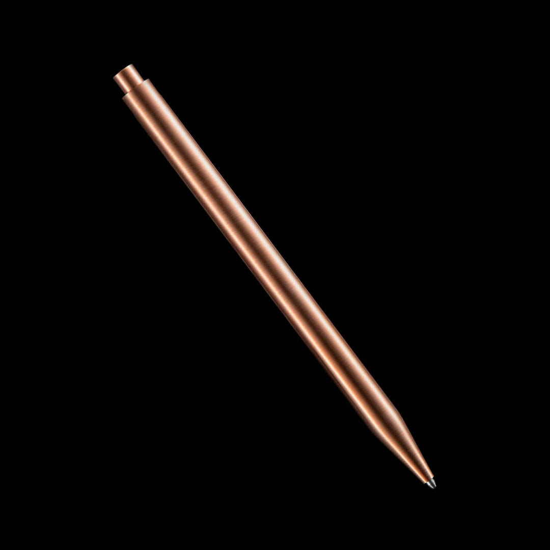 Stylo Modern Fuel en cuivre élégant, design contemporain et fonctionnel, parfait pour une écriture fluide.