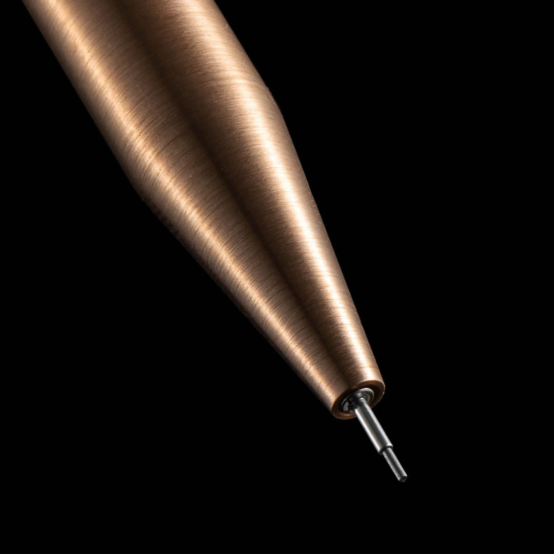 Crayon Modern Fuel en métal solide, avec un design unique et élégant, sans pièces en plastique.