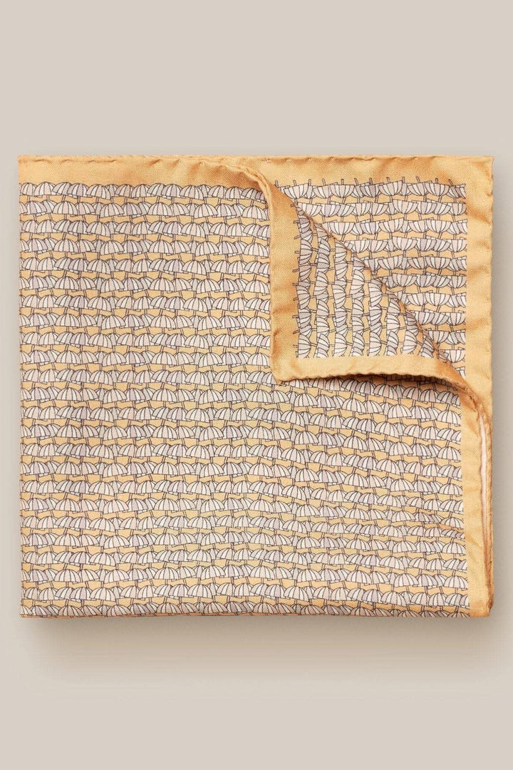 Mouchoir de poche à motifs en pure soie, couleur orange, dimensions 33x33 cm, élégant et classique.