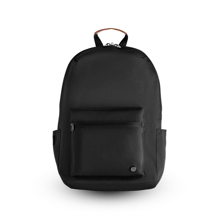 Sac à dos Granville 22L noir, conçu en polyester recyclé, avec grande poche avant et compartiment principal.