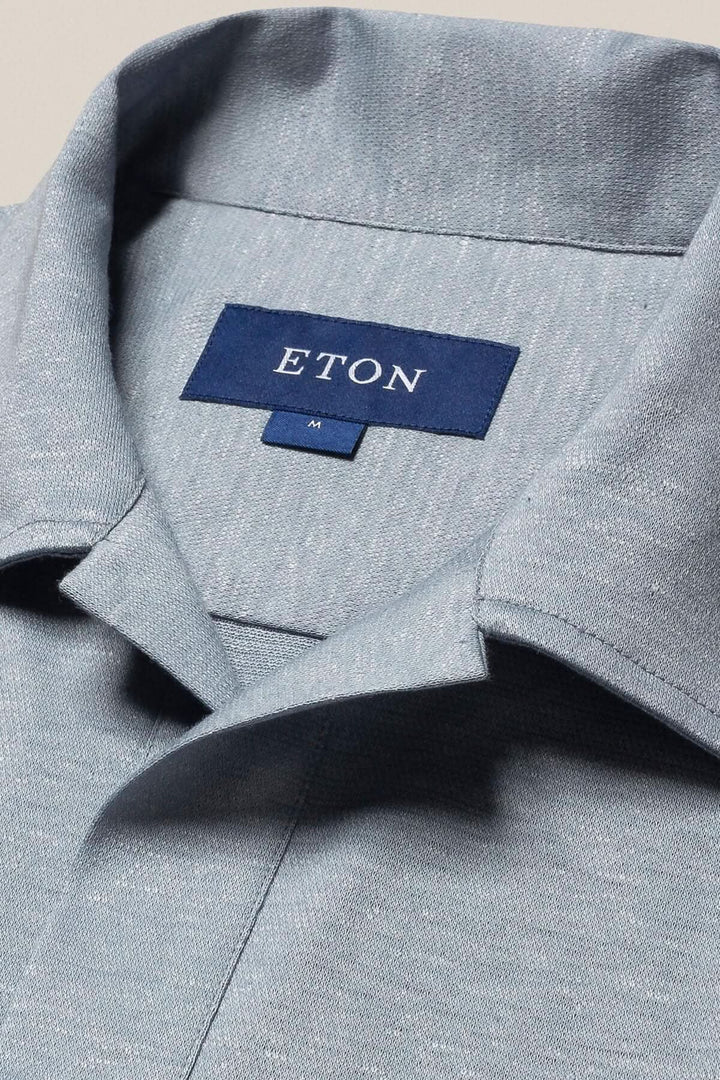 Polo en lin et coton, col ouvert, étiquette ETON, couleur bleu clair, modèle M.