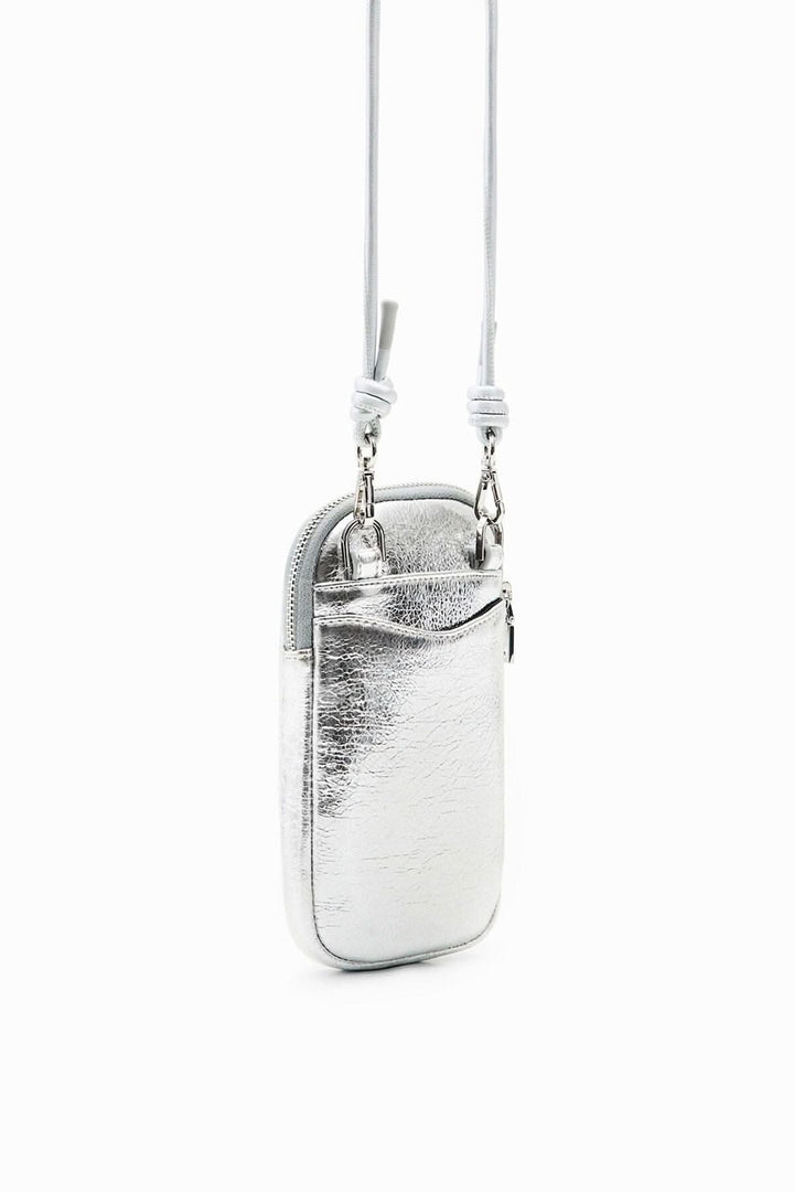 Porte-smartphone en tissu argenté avec fermeture zippée et cordon, design élégant et moderne.