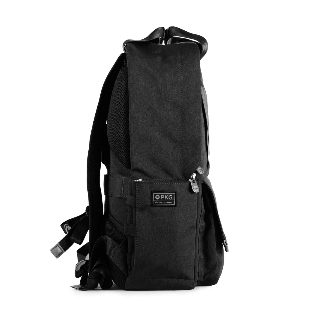 Sac à dos PKG Rosseau recyclé 19L, design épuré avec fonctionnalités pratiques et tissu extérieur durable.