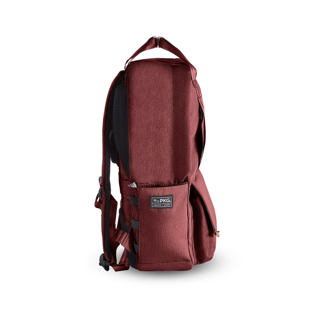 Sac à dos PKG Rosseau recyclé 19L, vue latérale, design épuré avec poche latérale et bretelles confortables.