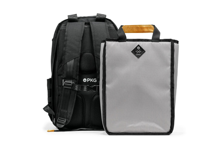 Sac à dos PKG Rosseau 19L en polyester recyclé avec poche avant zippée et poignées, design minimaliste.