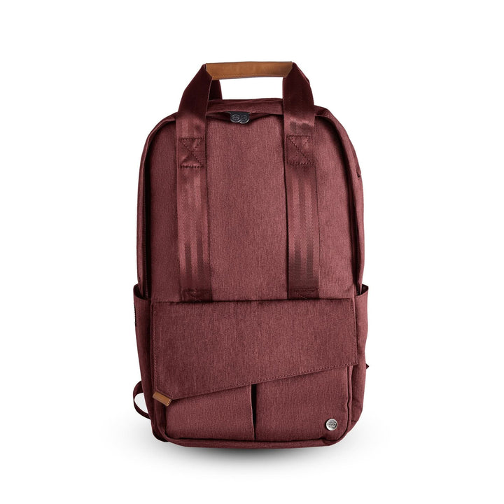 Sac à dos PKG Rosseau recyclé 19L en polyester rouge, design moderne et épuré avec poches fonctionnelles.